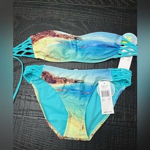 Island Soul Beach Scene Bikini. Size-Top-S, Bottom-M. New with Tags.